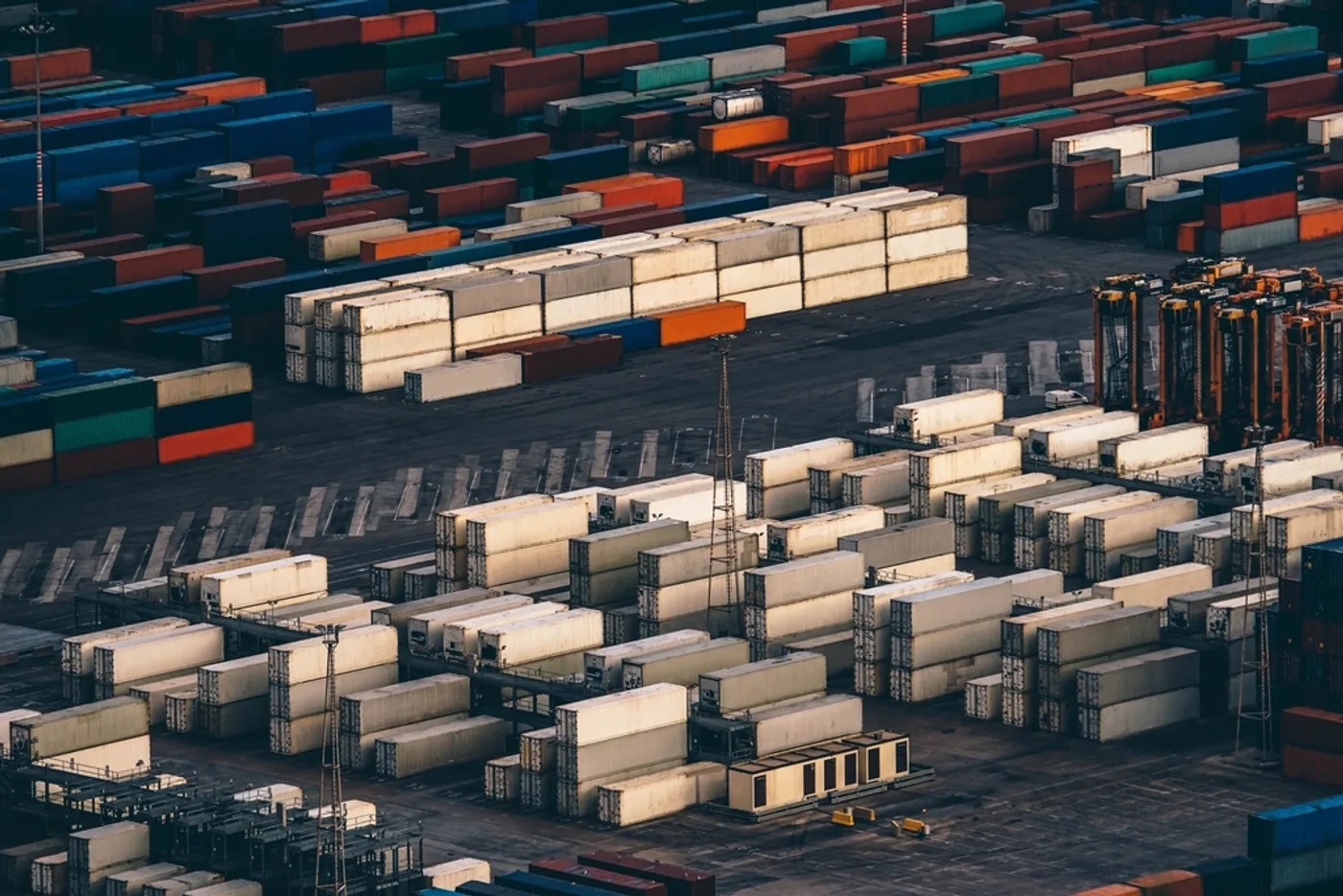 Transport and cargo handling environment