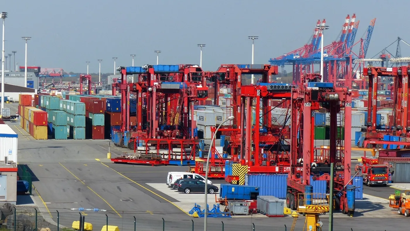 Commercial cargo handling environment
